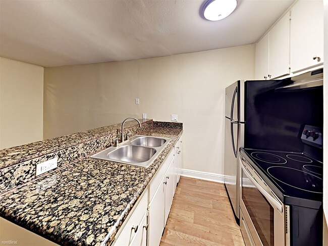 Building Photo - 1 br, 1 bath  - 2405 Adams Ave Apt 6 Apt 6