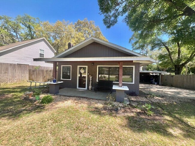 Building Photo - 702 29th Street Niceville, FL 32578