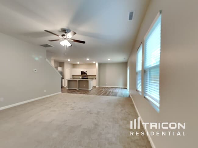 Building Photo - 161 Mdw Vis Ln