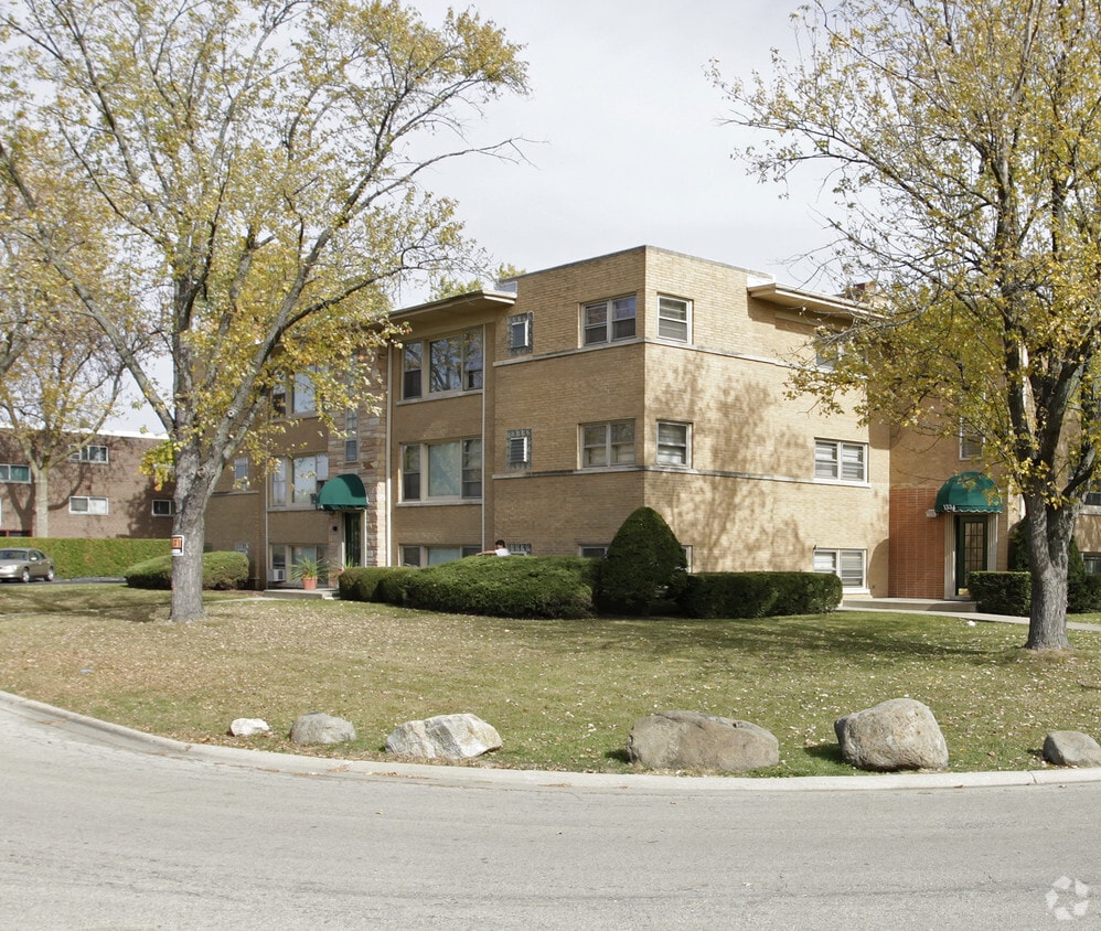 Primary Photo - 1334 Woodview Ln