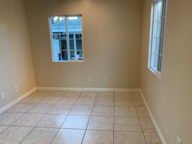 Foto del edificio - 6500 Templeton St