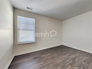 Building Photo - 122 Hyrne Dr