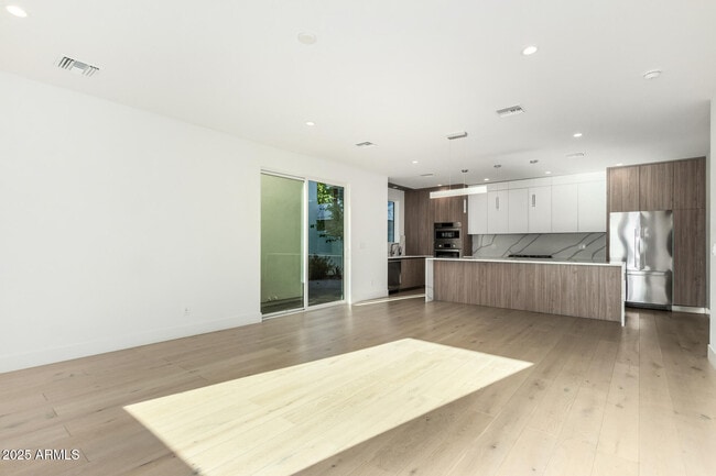 Foto del edificio - 2130 E Turney Ave