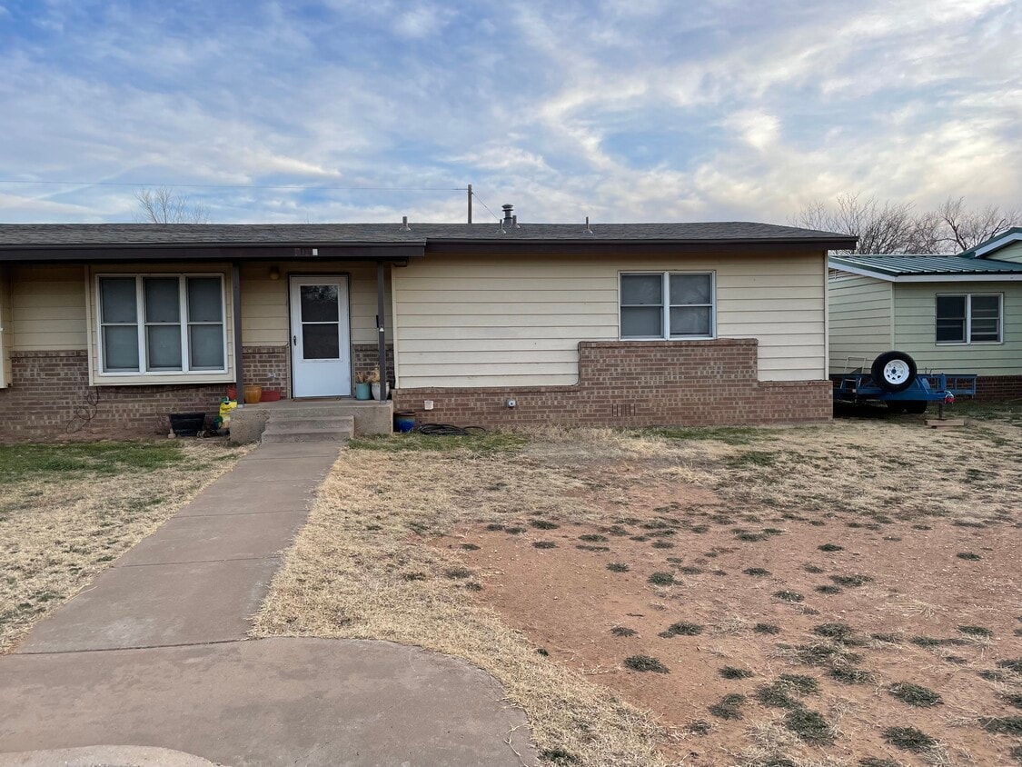 Building Photo - 710 16th St