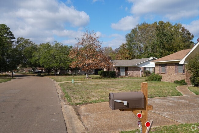 Pearl neighborhoods offer ample lot sizes for residents.