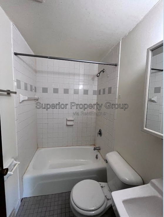 Foto del edificio - 714 N Oak St