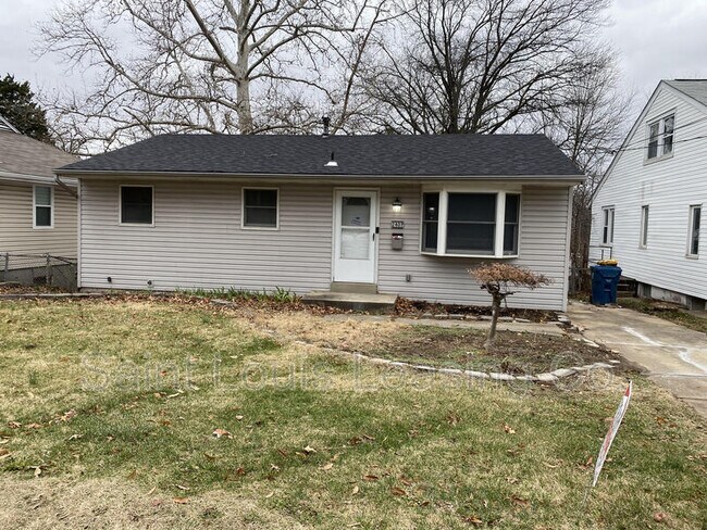 Building Photo - 2407 Gilrose Ave