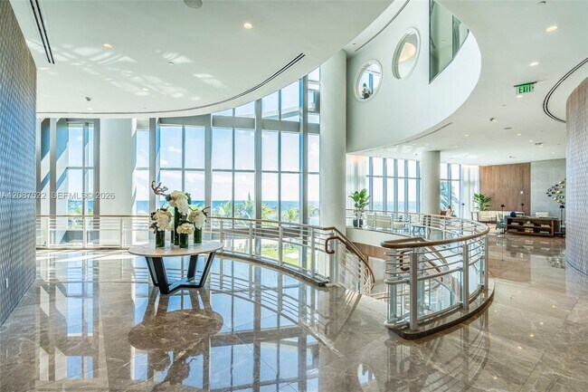 Building Photo - 15701 Collins Ave