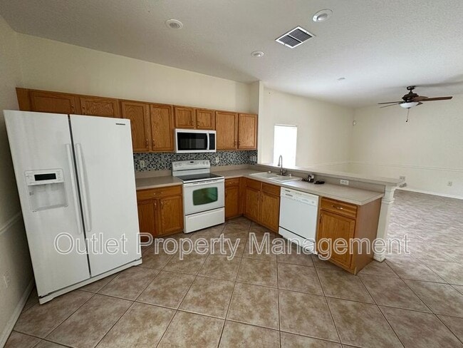 Foto del edificio - 4749 Waterside Pointe Cir