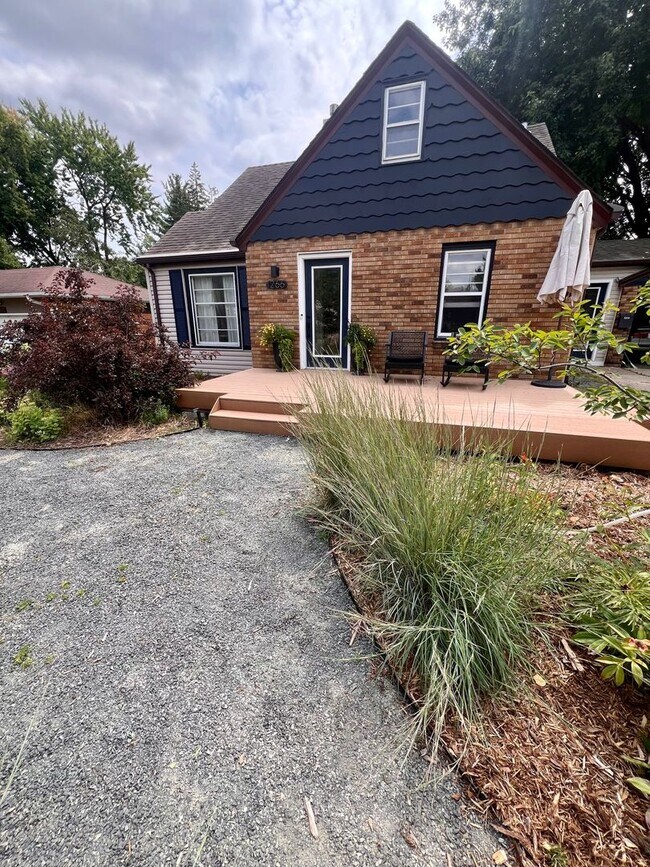 Building Photo - Roseville Home for Rent