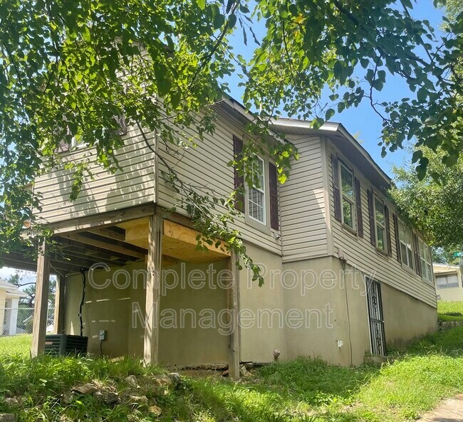 Building Photo - 329 62nd St