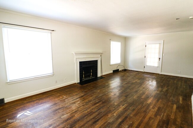 Foto del edificio - Spacious 5 Bedroom Home Perfectly Located ...