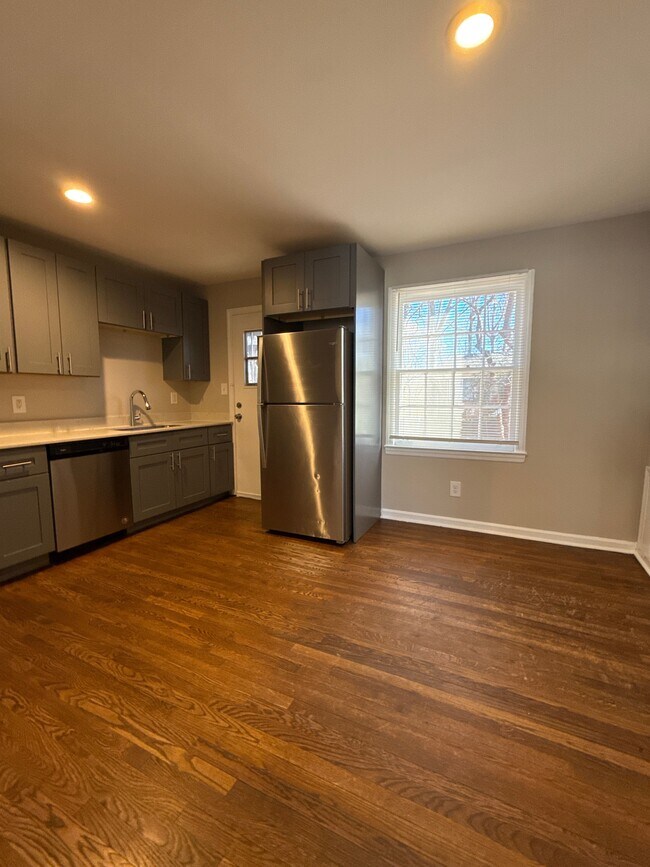 Foto del edificio - 135 E Hill St