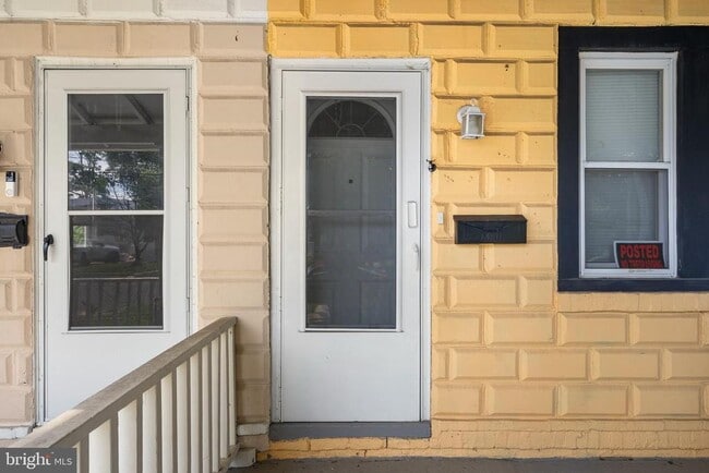 Foto del edificio - 642 Manor Rd