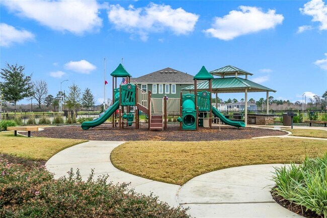 Foto del edificio - 2231 Seven Oaks Blvd