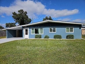 Building Photo - 1661 Manor Ave