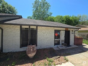 Building Photo - 6901 Aries Ln
