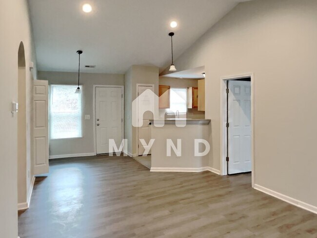 Building Photo - 431 E Todd Ln