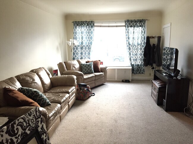 Foto del edificio - 2527 N Marshfield Ave