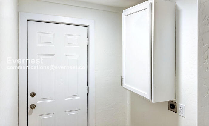 Foto principal - 2317 W Adams St