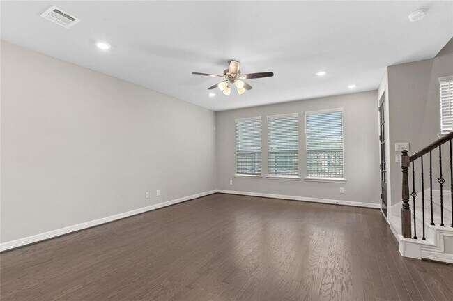 Foto del edificio - 9511 Towne Lake Pkwy