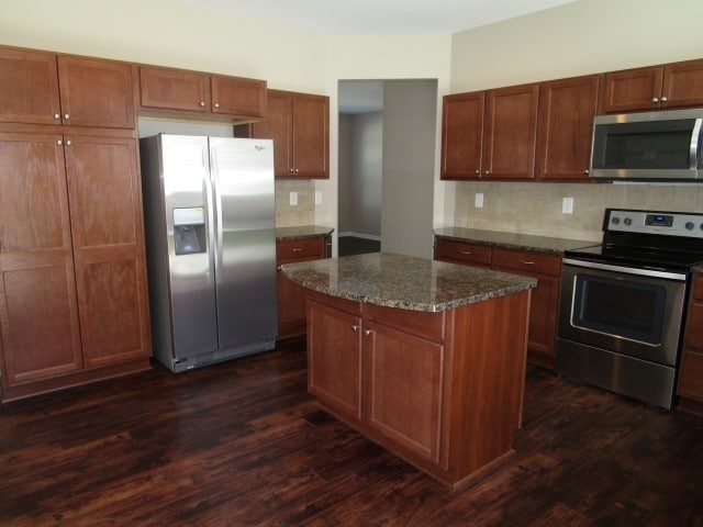 Foto del edificio - 804 Commerce Trl