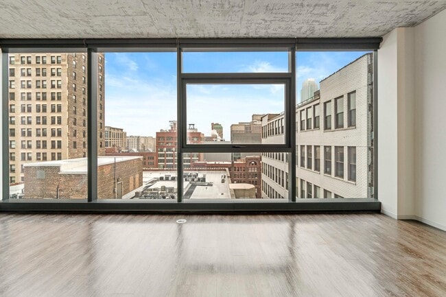Photo - 791 S Clark St (Chicago, IL) Apartment