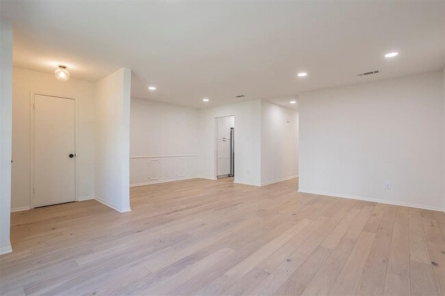 Building Photo - 14445 Misty Meadow Ln