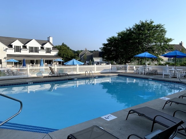 Swimming Pool - 14 Merganser Way