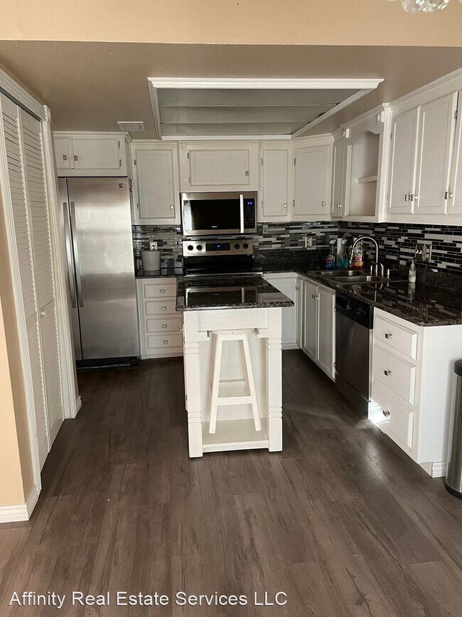 Foto del edificio - 3 br, 2 bath House - 420 Russell