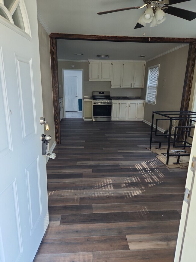 Building Photo - 5858 Saint Gerard Ave