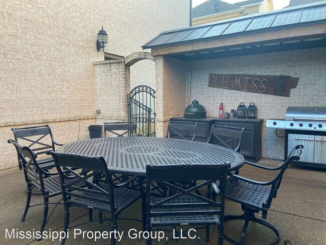 Foto del edificio - 4 br, 4.5 bath House - 2504 Capitol Street