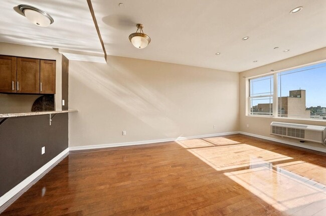 Building Photo - 40-40 75th St