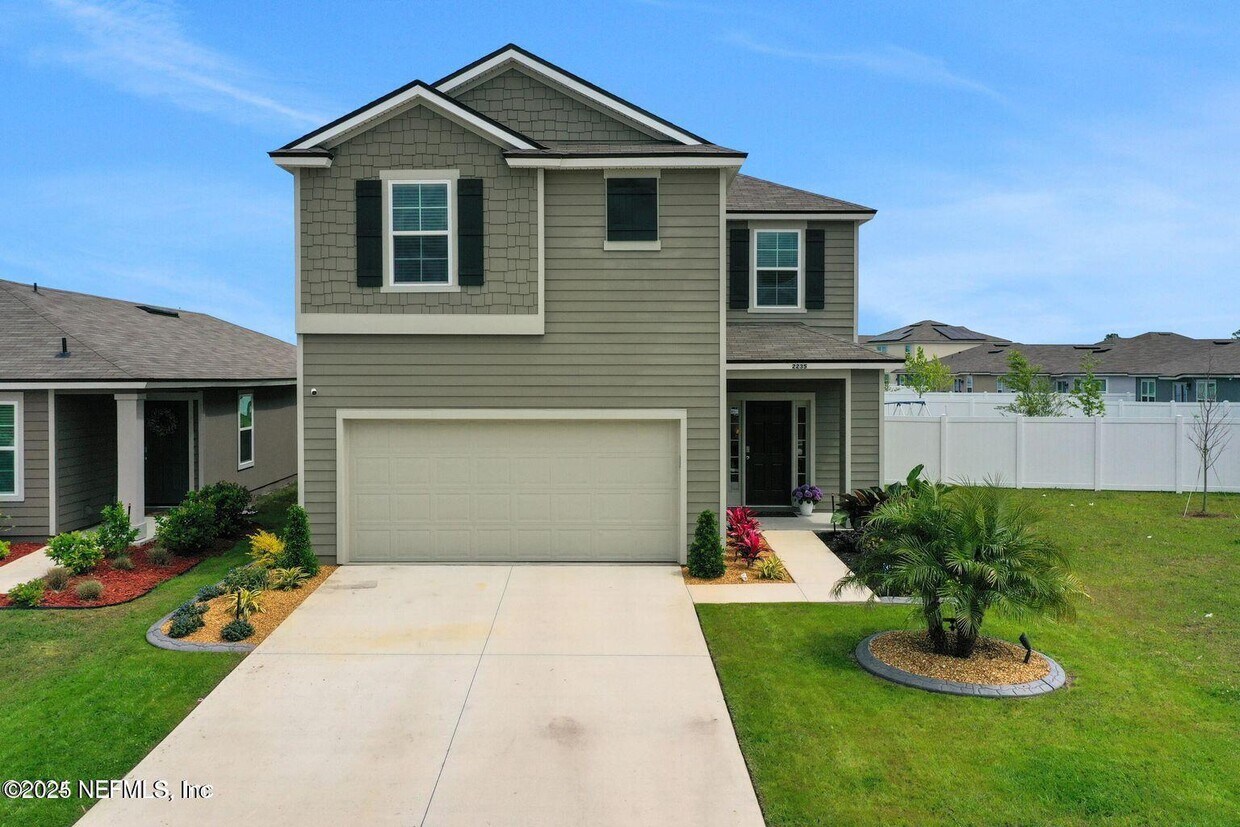Foto principal - 2235 Falling Star Ln