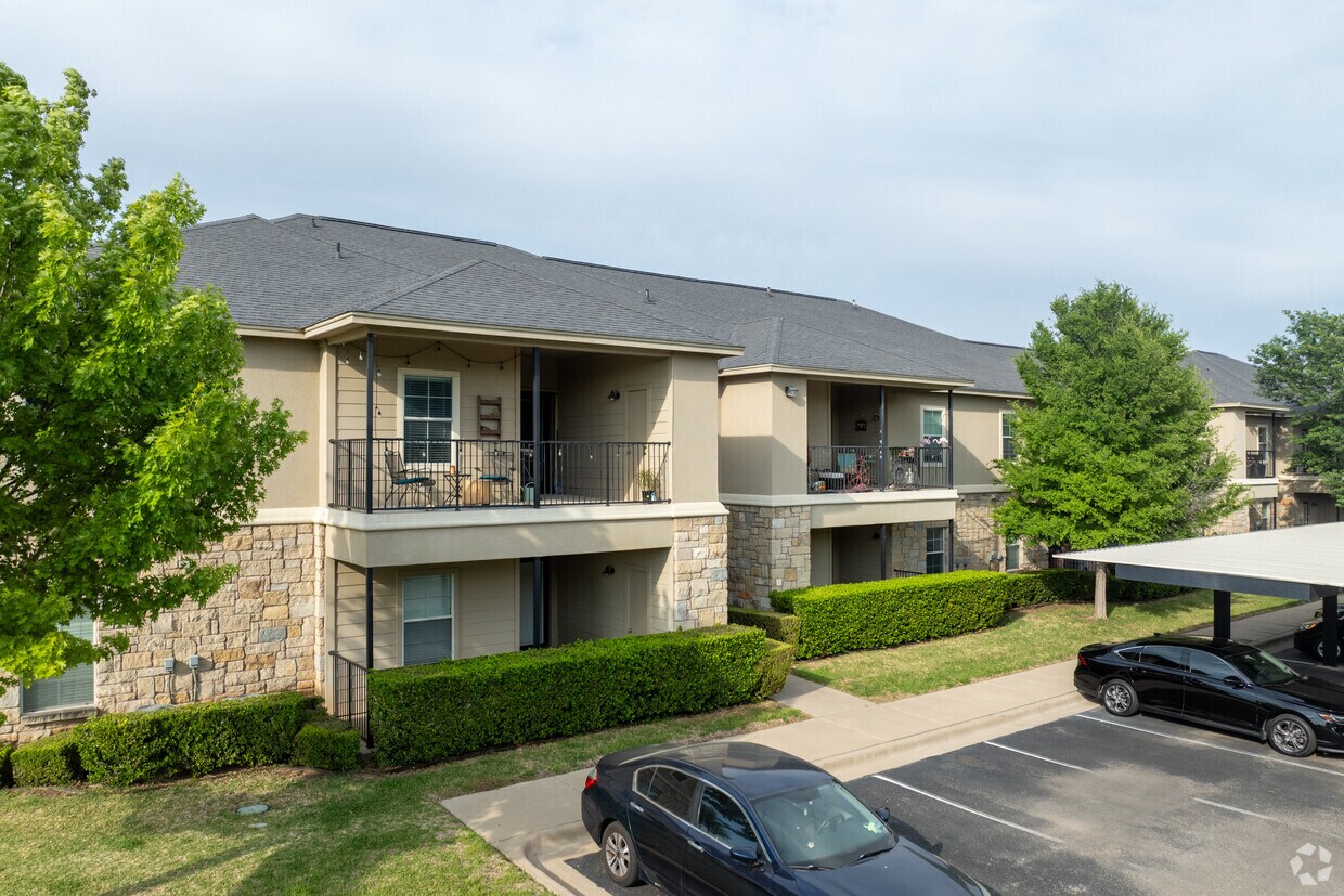Alternar - Montrose Place Apartments