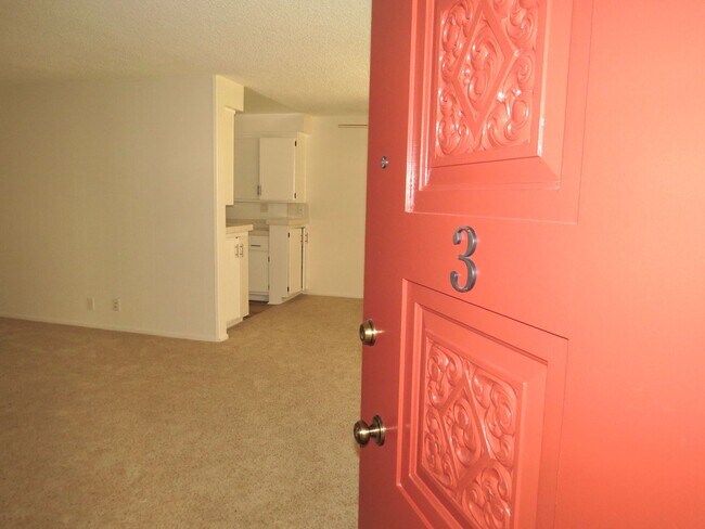 Building Photo - 1408 Armacost Ave