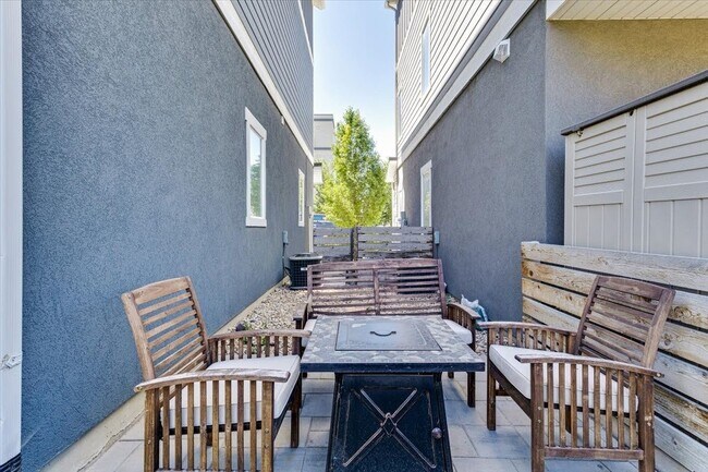Foto del edificio - 856 W Founders Point Ln