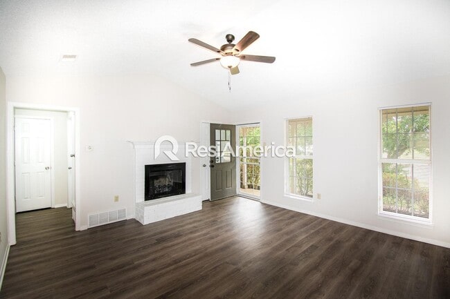 Building Photo - Fully Renovated 3BR/2B home in Olive Branch