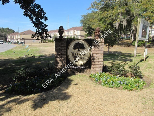 Foto del edificio - Walton Oaks Townhome!