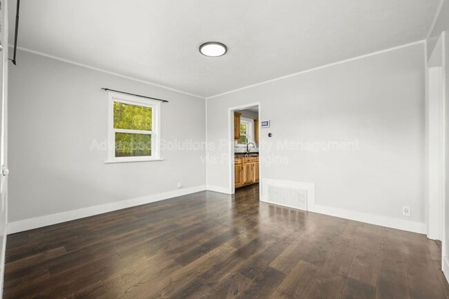 Building Photo - 486 2nd Ave