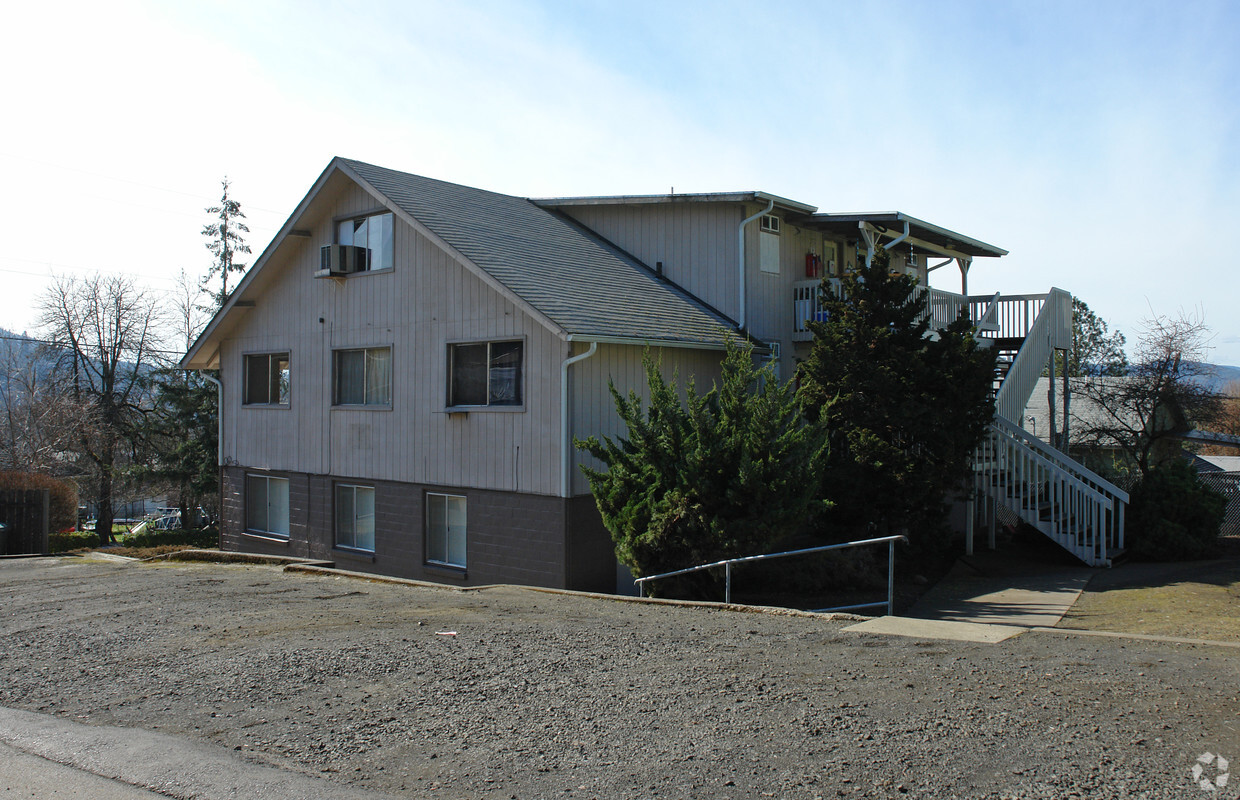 Building Photo - 1774 NE Klamath Ave