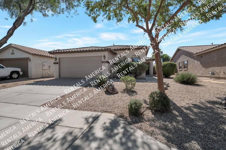 Foto principal - 2739 W Kristina Ave