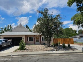 Building Photo - 1685 Chaska Pl