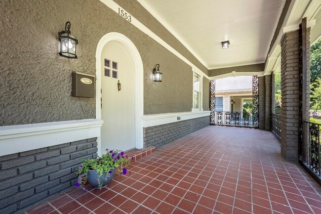 Building Photo - 1553 North Pkwy