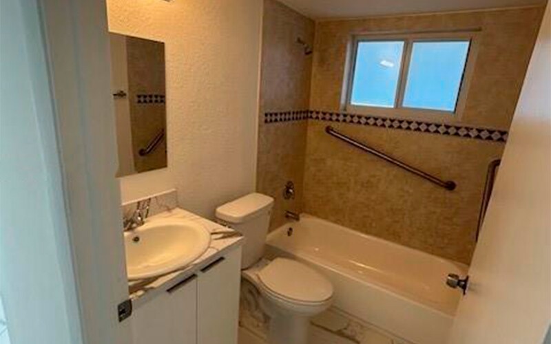 Foto del edificio - 661 W 81st St