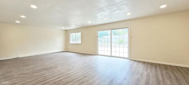 Foto del edificio - 4 br, 3 bath House - 42034 Wendell Ct