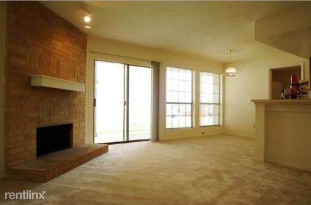 Building Photo - 1701 E Centerville Rd