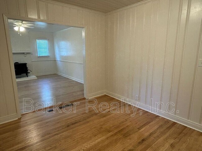 Foto del edificio - 5726 Fayetteville Rd