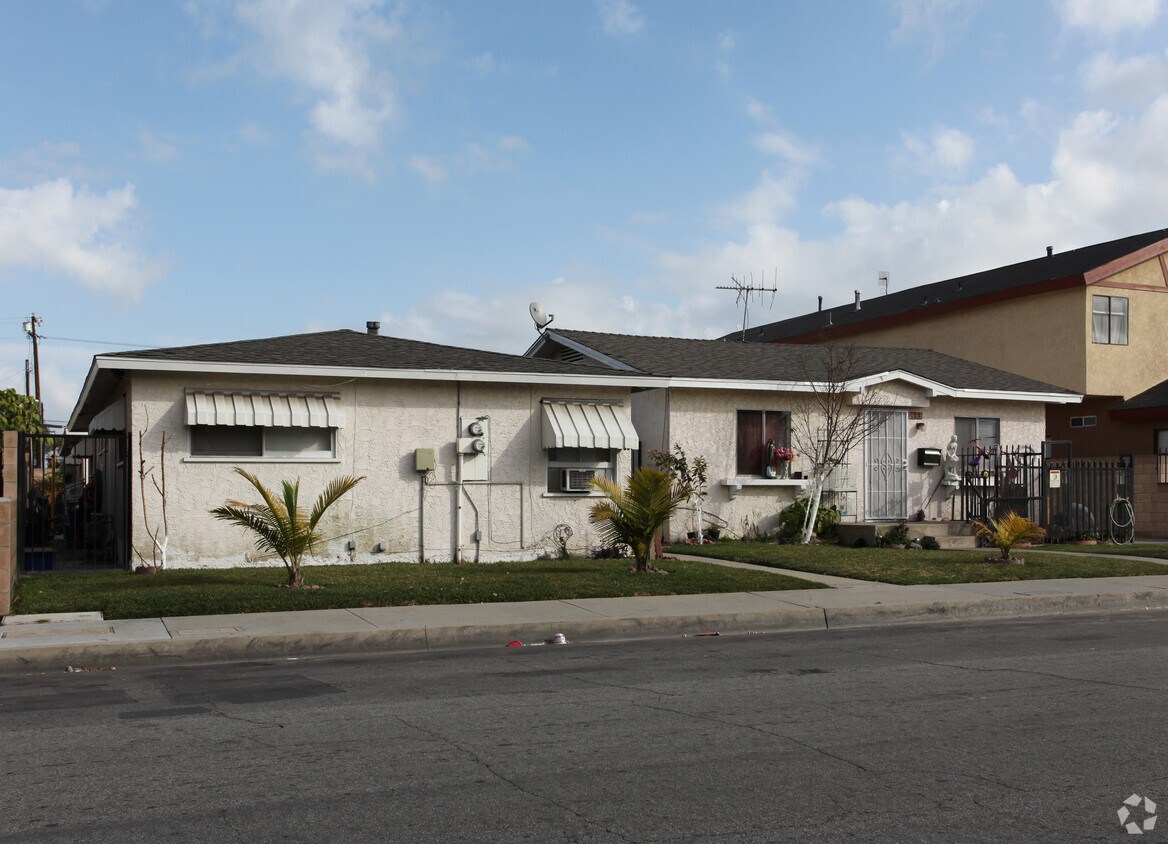 Foto del edificio - 9459-9463 Oak St