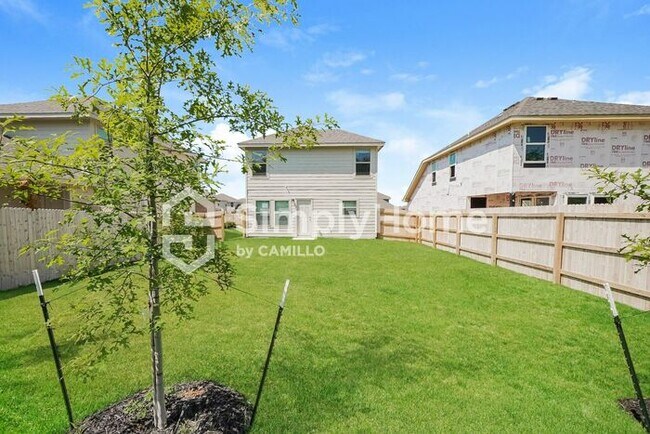 Foto del edificio - 3711 Somers Crest